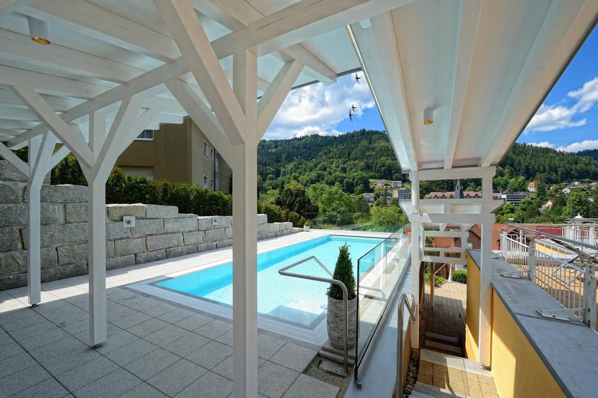 Wellnesshotel Rothfuss Mit Spa Und 2 Schwimmbadern Bad Wildbad Exterior photo